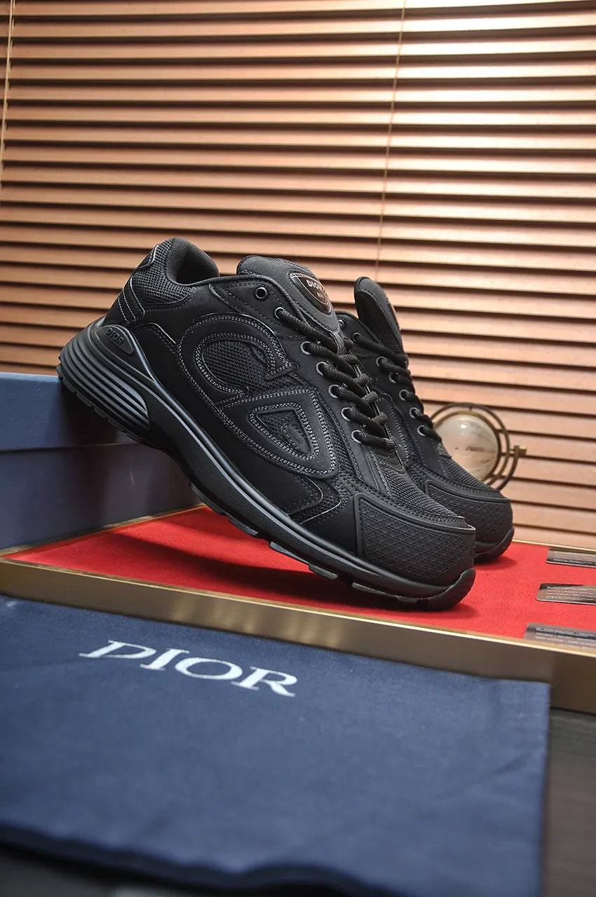 Men's men's shoes 💰: 540💶 (top original order) Brand: Dior (Dior) Standard code: Men's code 38-44 (45 customized) Grade: Same style as the official website Material: Top original cowhide stitched together Original wear-resistant and lightweight outsole Style category: Fashionable casual shoes Distinguished luxury brand elements top luxury Color: Real picture color